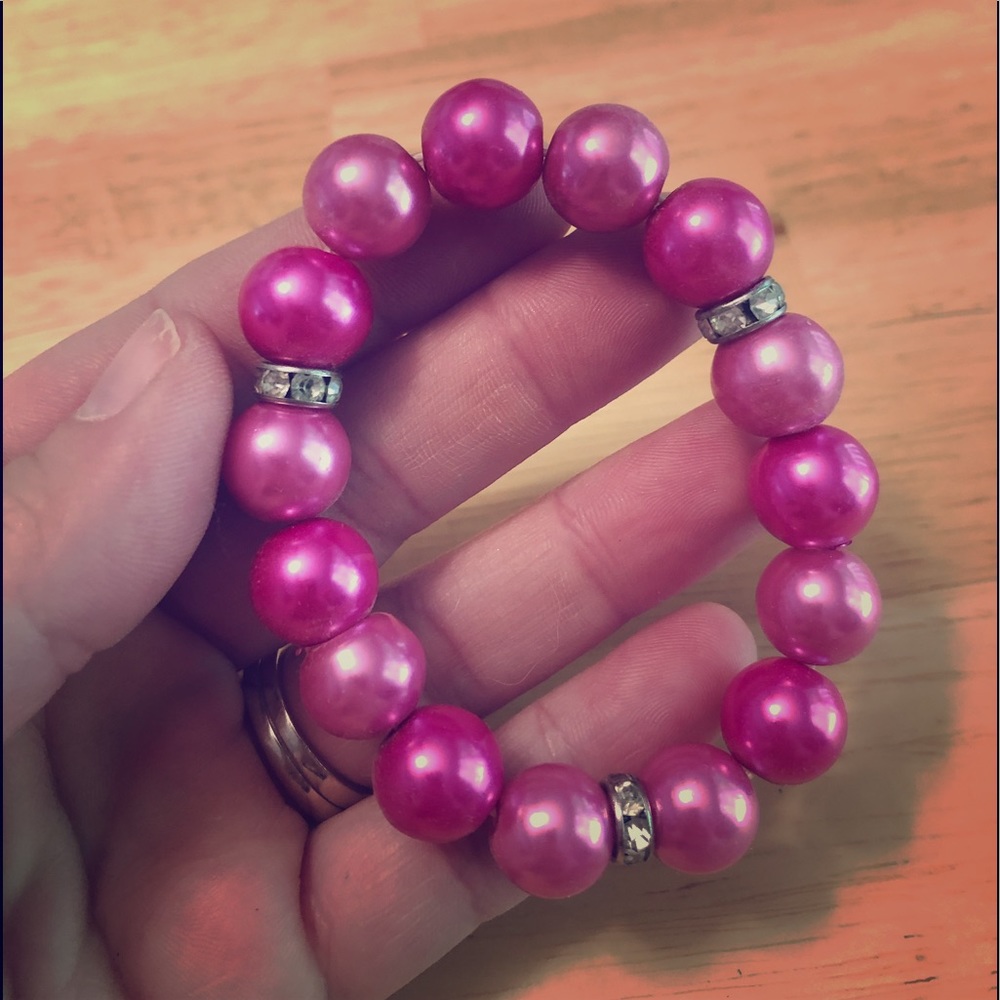Stretch fake pink pearl bracelet